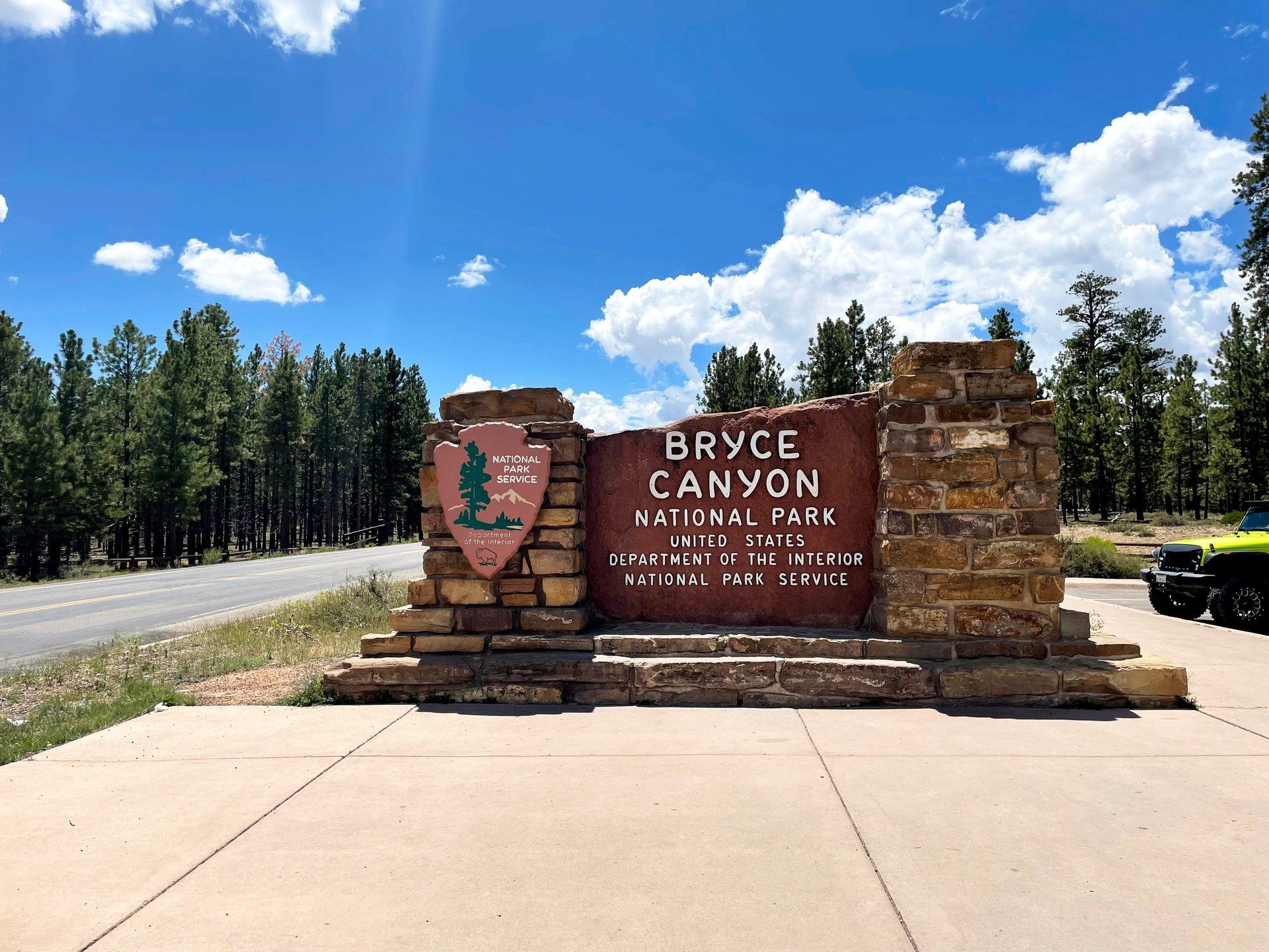 The entrance sign for Bryce Canyon National Park.