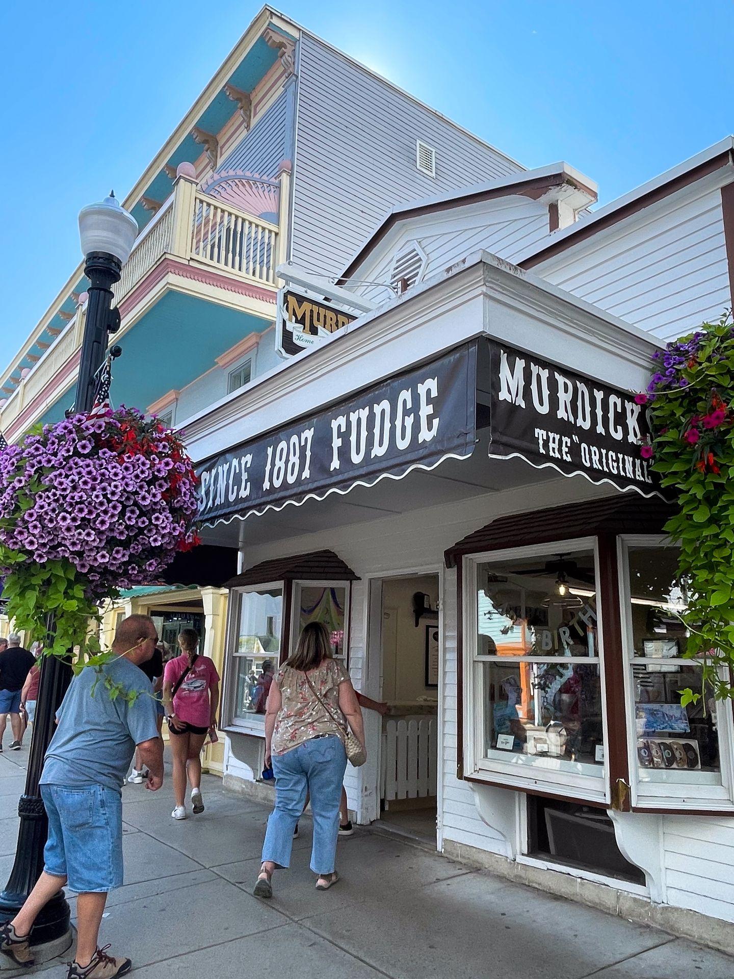 The outside of Murick's Fudge in Downtown Mackinac.