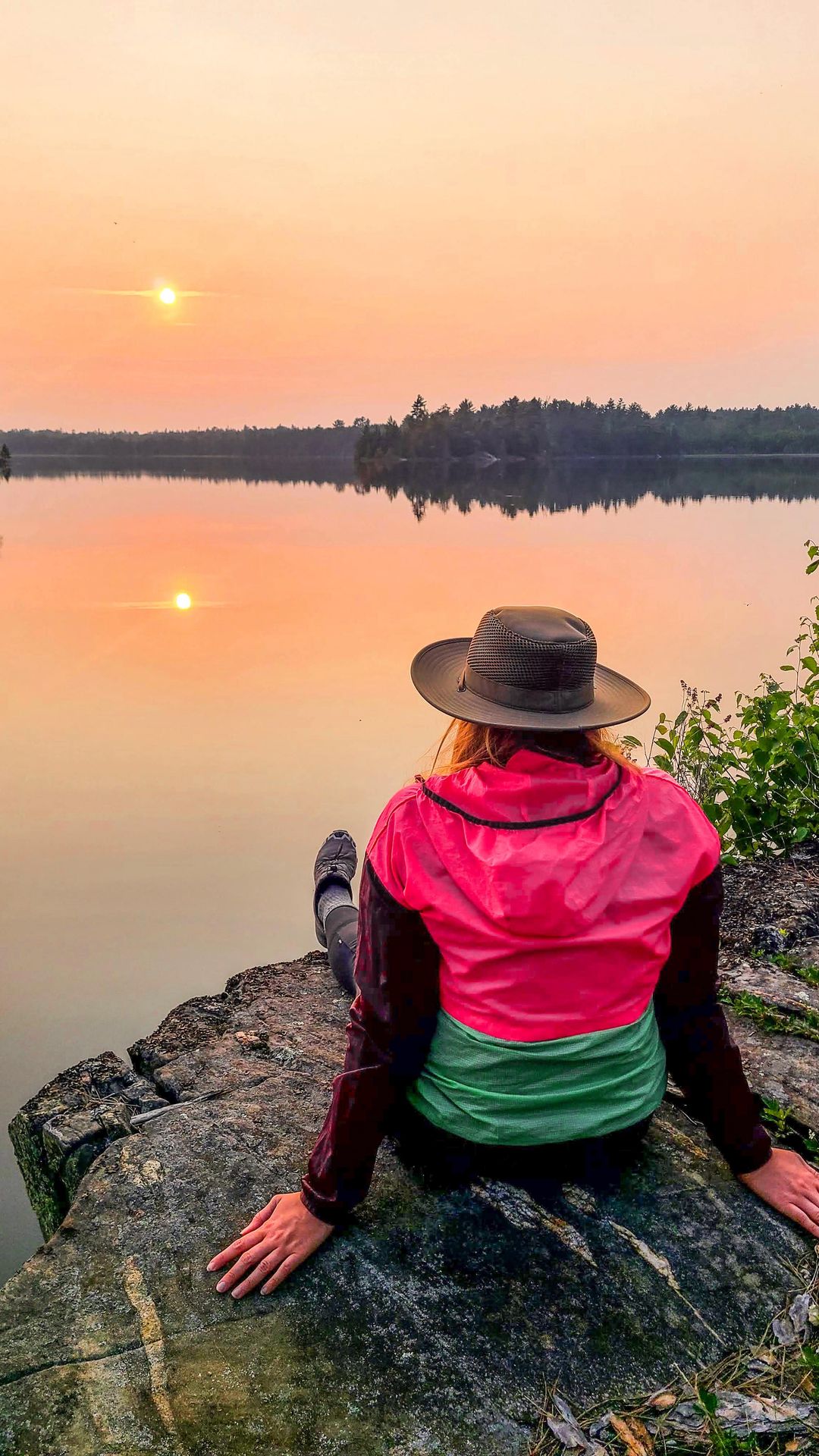 Last year, I completed my goal to hike in all 50 states. Now I’m on a mission to visit all 63 US national parks and I’m taking you along the journey! I’ve been to 54 national parks so far, and this is a series where I share a guide to visiting each one. 