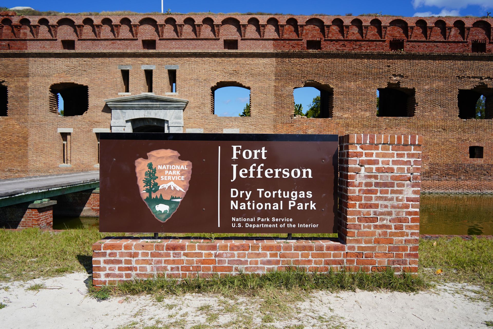 The national park sign at Dry Tortugas, which is labeled Fort Jefferson