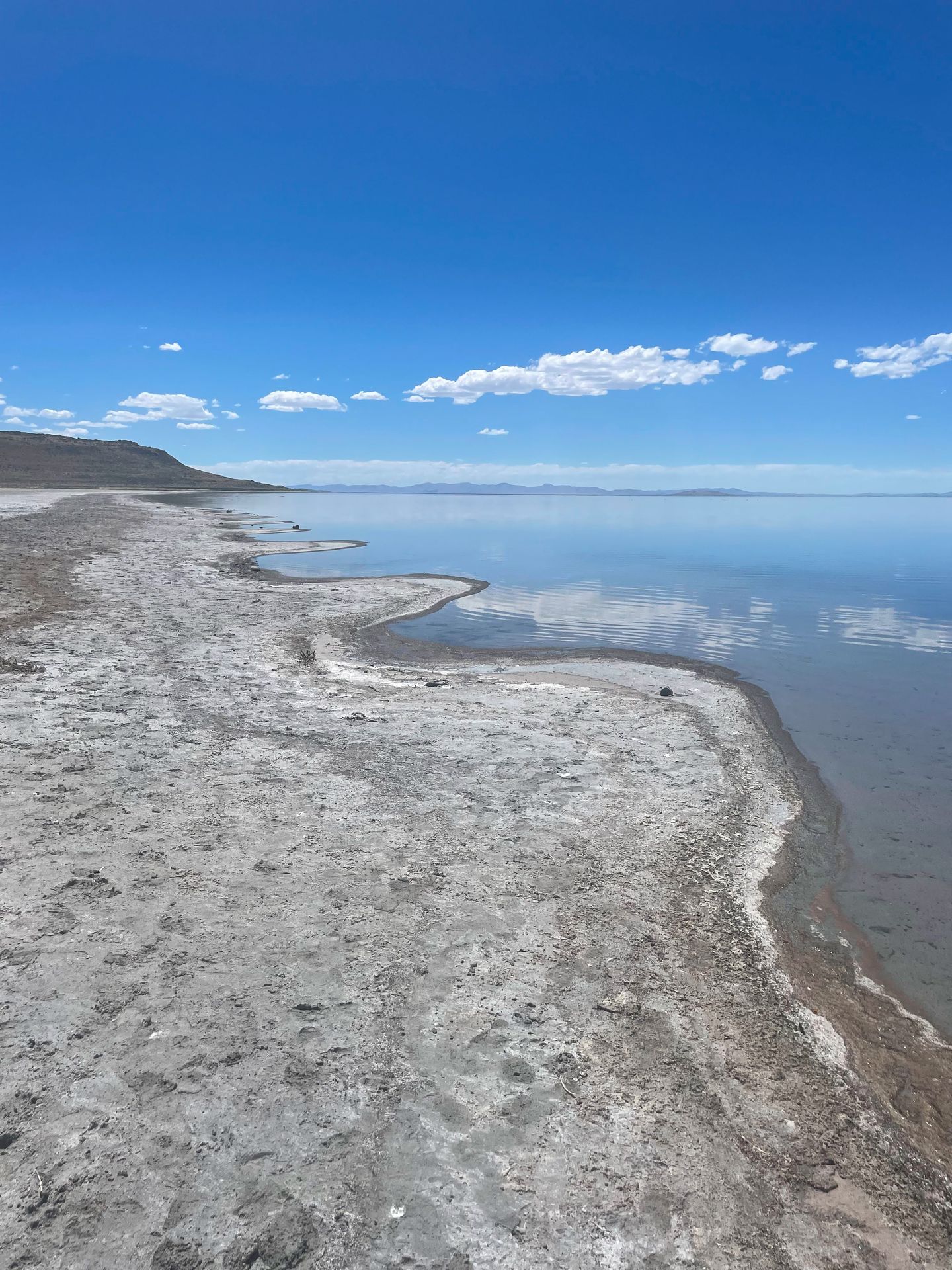 The beach of the Salt Lake inside of Antelope Island State Park.