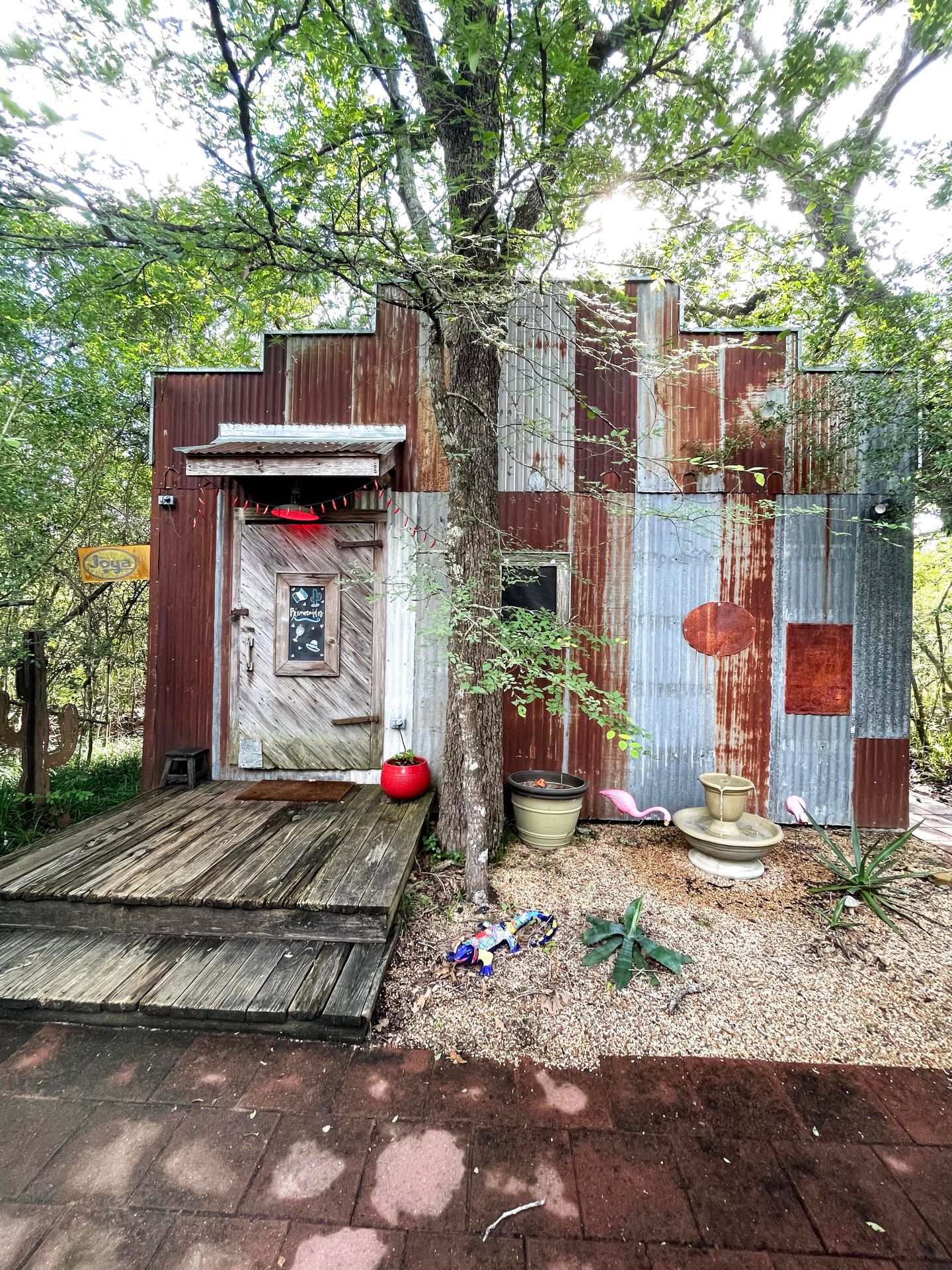 The exterior of the eclectic Mexico Cabin at the 7f Lodge.