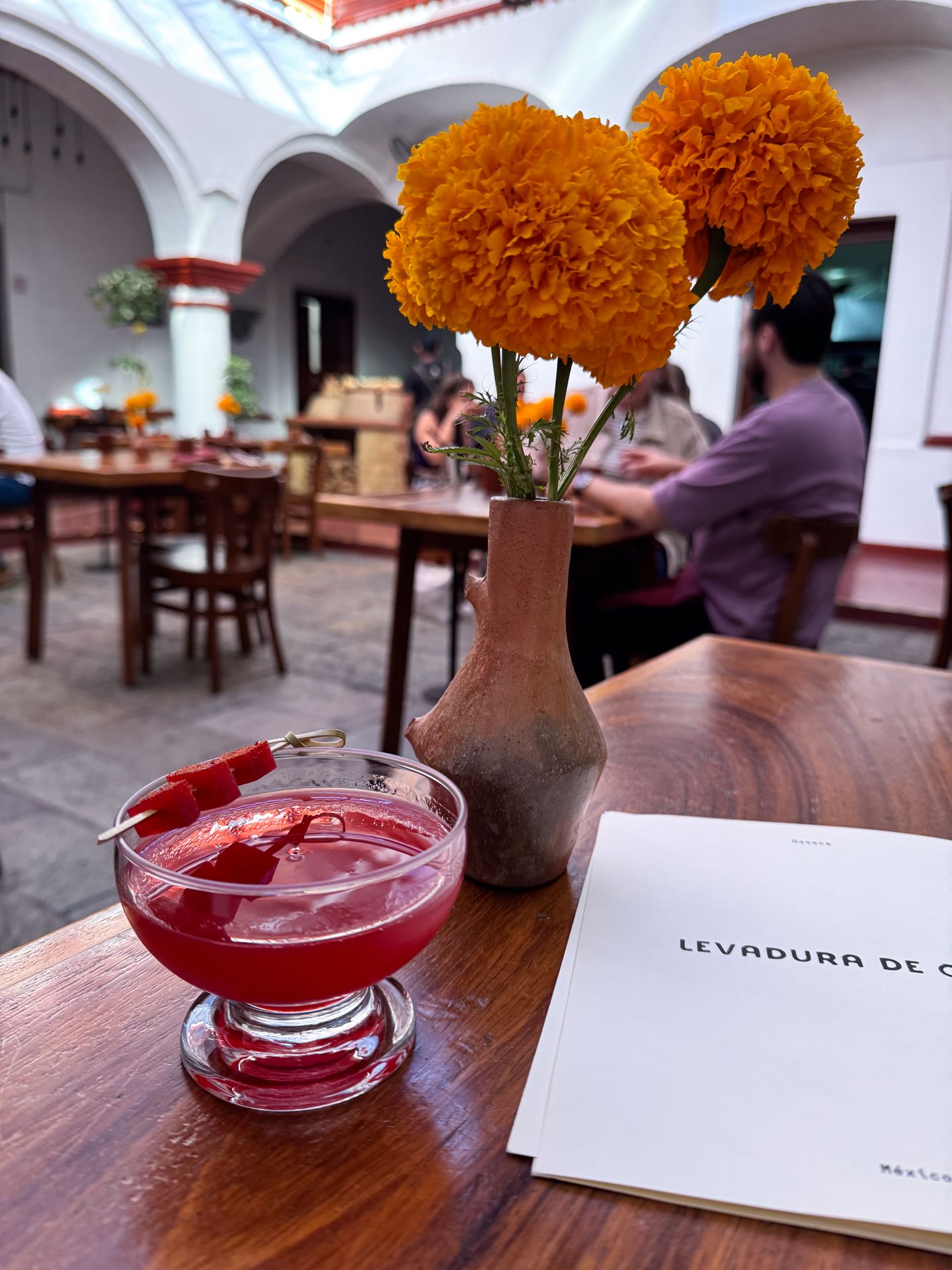 A cocktail and a vace at Levadura de Olla Restaurante