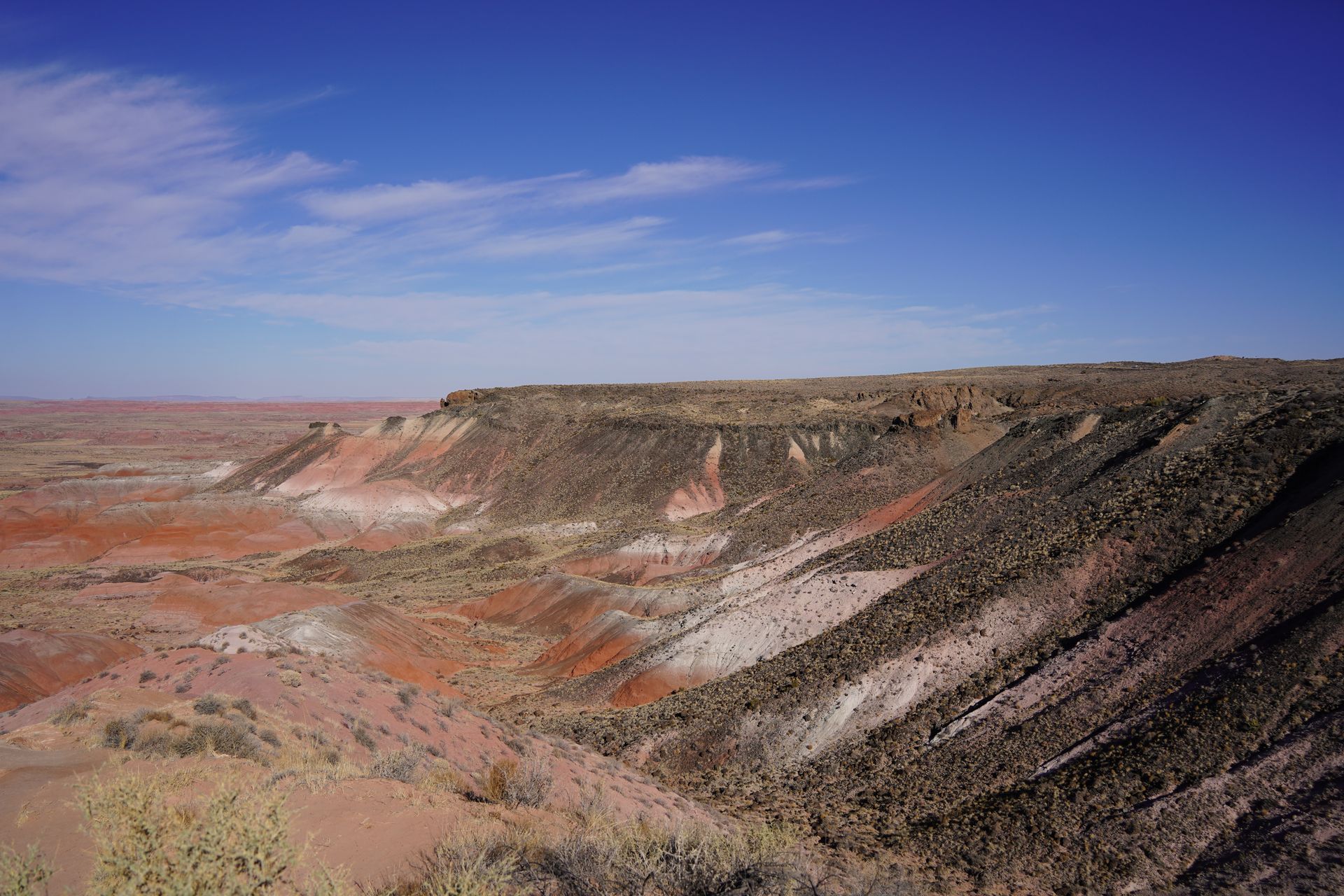 A viewpoint with red and white rocks that have a nice variation of colors