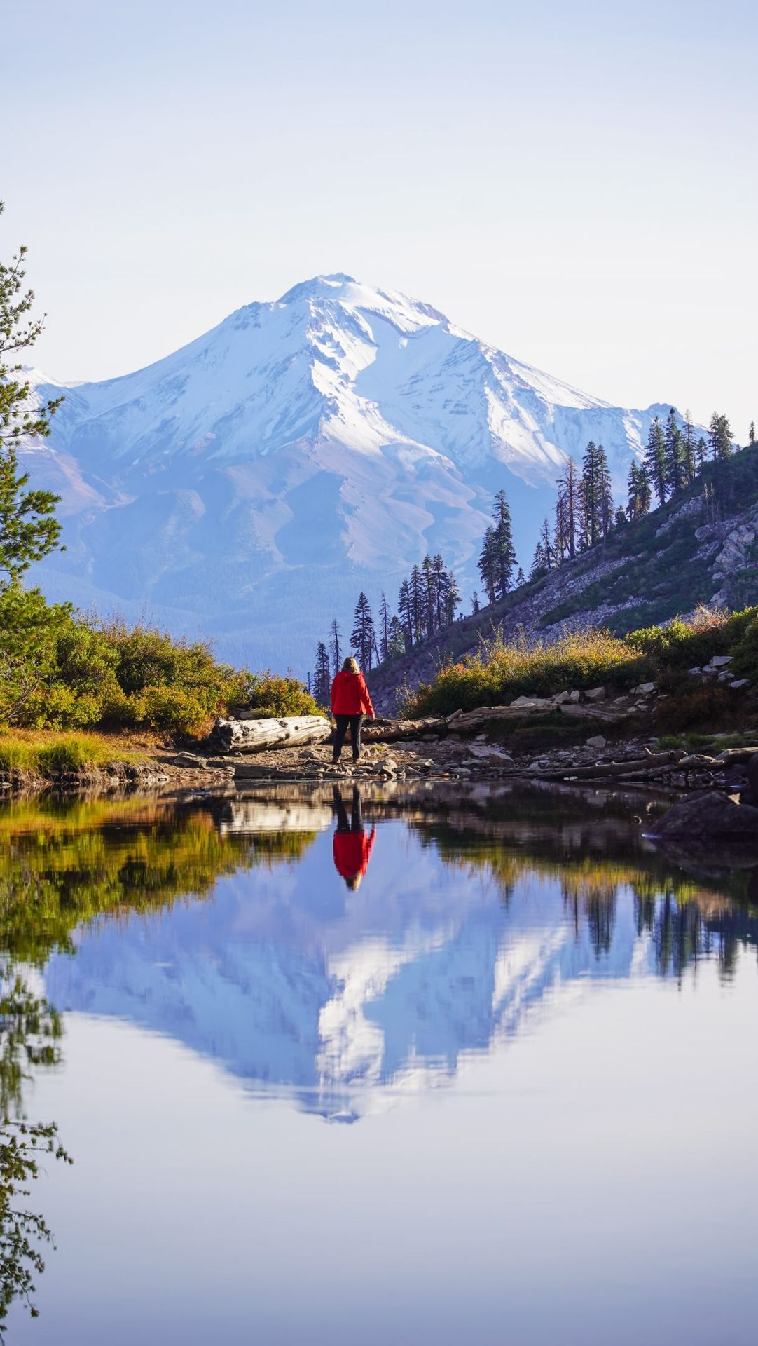 Volcanoes, lava tubes, lakes, waterfalls, bubbling mud… this Northern California road trip is epic!