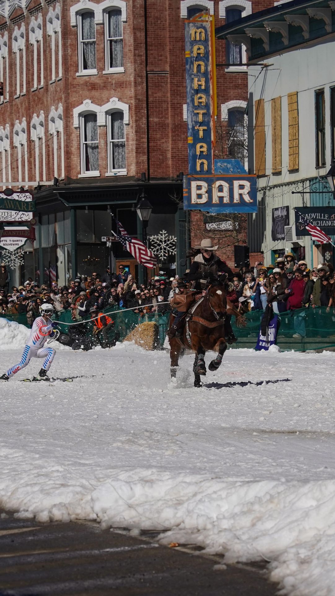 Have you heard of skijoring? ⛷️🏇